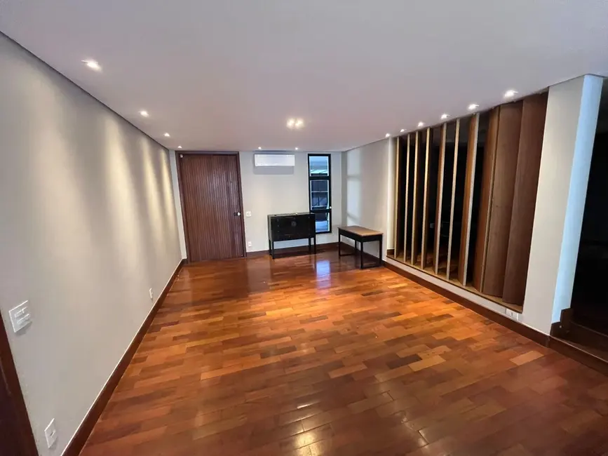Foto 8 de Casa com 3 quartos para alugar, 500m2 em Jardim das Paineiras, Jau - SP