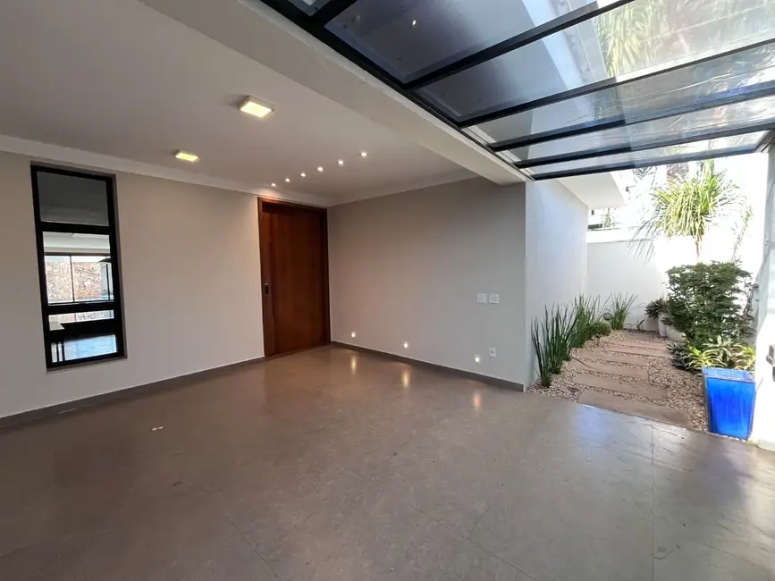 Foto 2 de Casa com 3 quartos para alugar, 500m2 em Jardim das Paineiras, Jau - SP