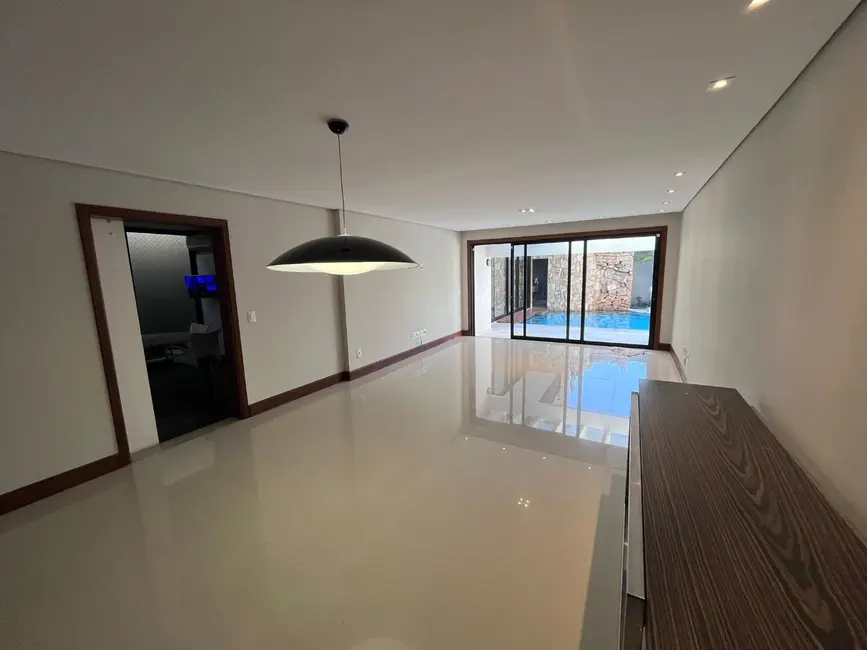 Foto 9 de Casa com 3 quartos para alugar, 500m2 em Jardim das Paineiras, Jau - SP