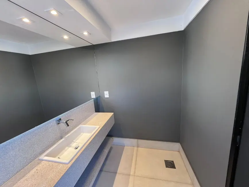 Foto 4 de Casa com 3 quartos para alugar, 500m2 em Jardim das Paineiras, Jau - SP