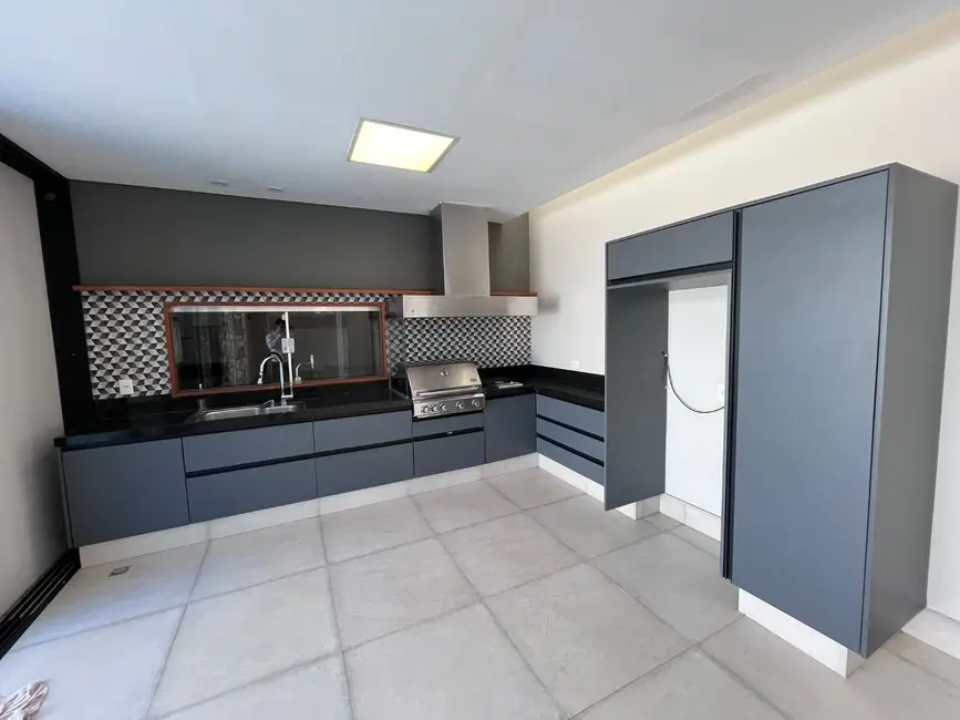 Foto 6 de Casa com 3 quartos para alugar, 500m2 em Jardim das Paineiras, Jau - SP