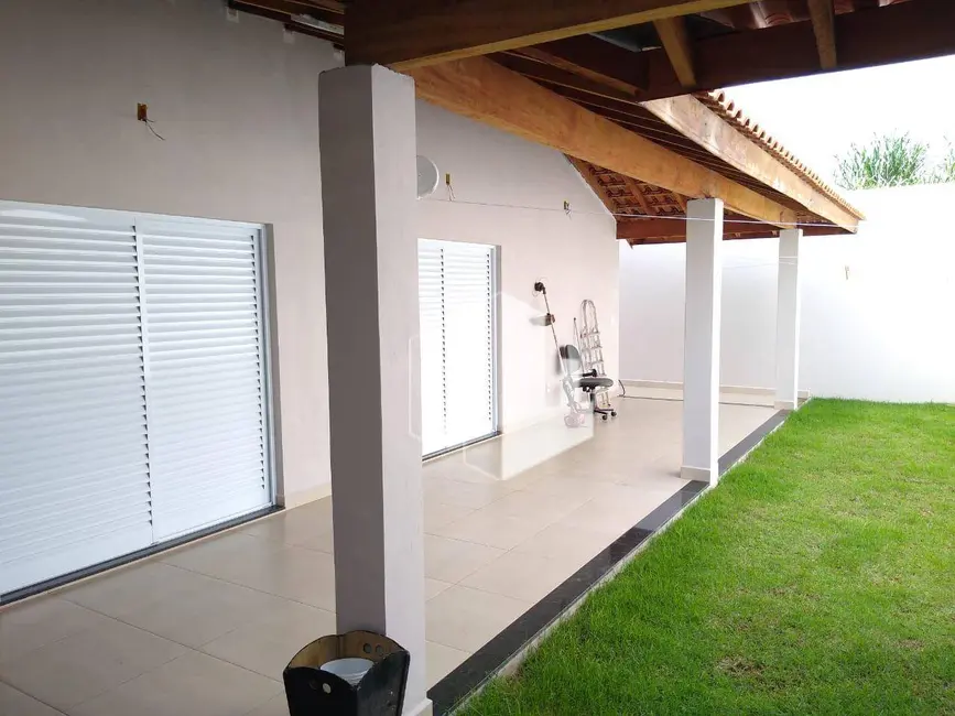 Foto 1 de Casa com 2 quartos à venda, 250m2 em Jau - SP