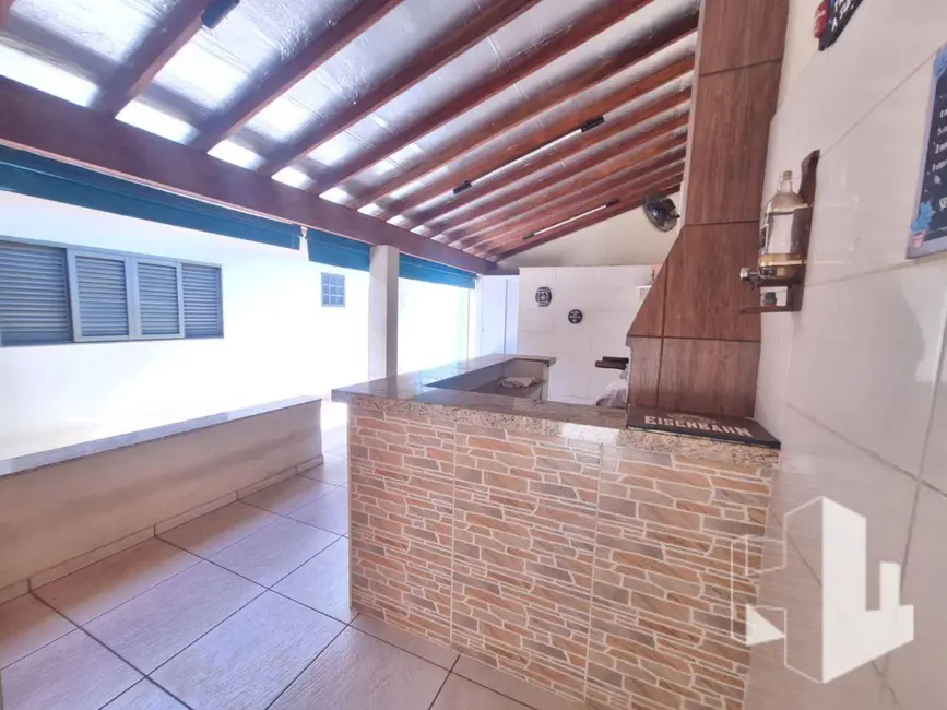 Foto 2 de Casa com 2 quartos à venda, 200m2 em Jardim Bela Vista, Jau - SP