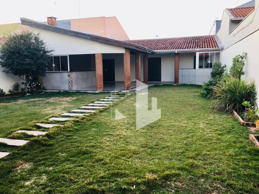 Foto 1 de Casa com 1 quarto para alugar, 225m2 em Jardim Parati, Jau - SP