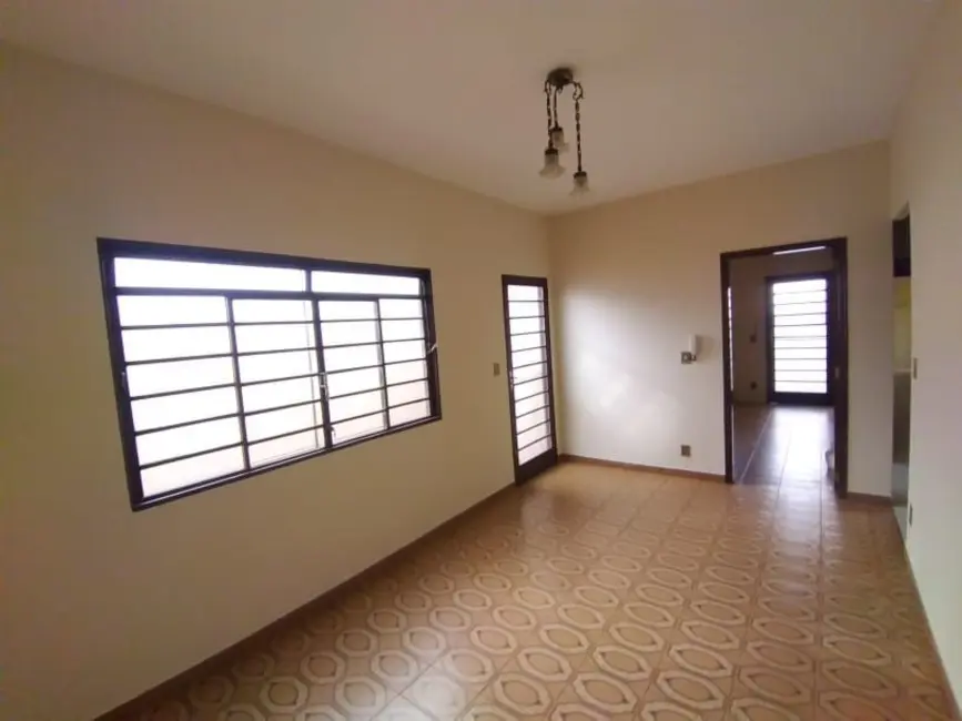 Foto 4 de Casa com 3 quartos para alugar, 250m2 em Jardim das Paineiras, Jau - SP