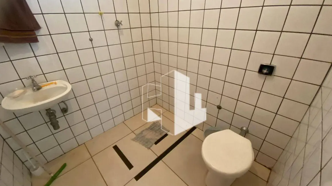 Foto 6 de Casa com 2 quartos à venda e para alugar, 250m2 em Jardim Orlando Chesini Ometto, Jau - SP