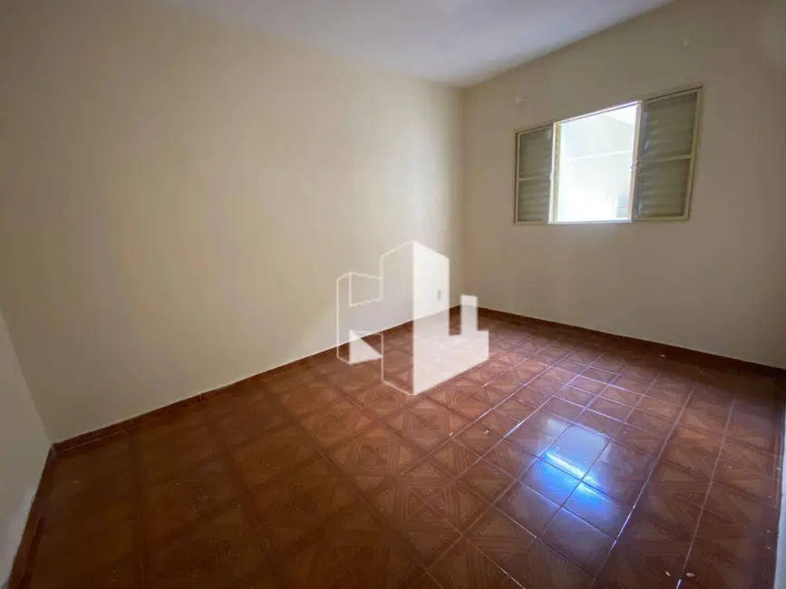 Foto 1 de Casa com 2 quartos para alugar, 125m2 em Jardim Ibirapuera, Jau - SP