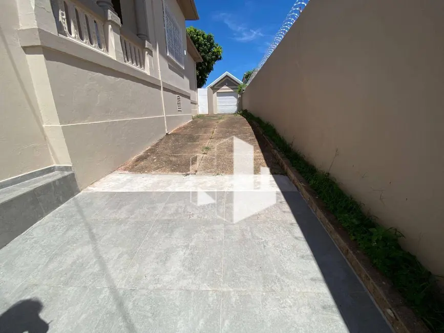 Foto 3 de Casa com 4 quartos para alugar em Centro, Jau - SP