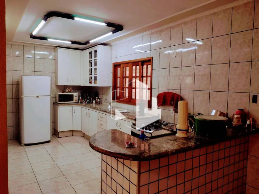 Foto 9 de Casa com 4 quartos à venda, 300m2 em Jardim Bela Vista, Jau - SP