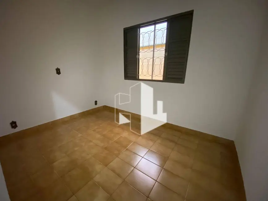 Foto 2 de Casa com 3 quartos para alugar, 150m2 em Jardim das Paineiras, Jau - SP
