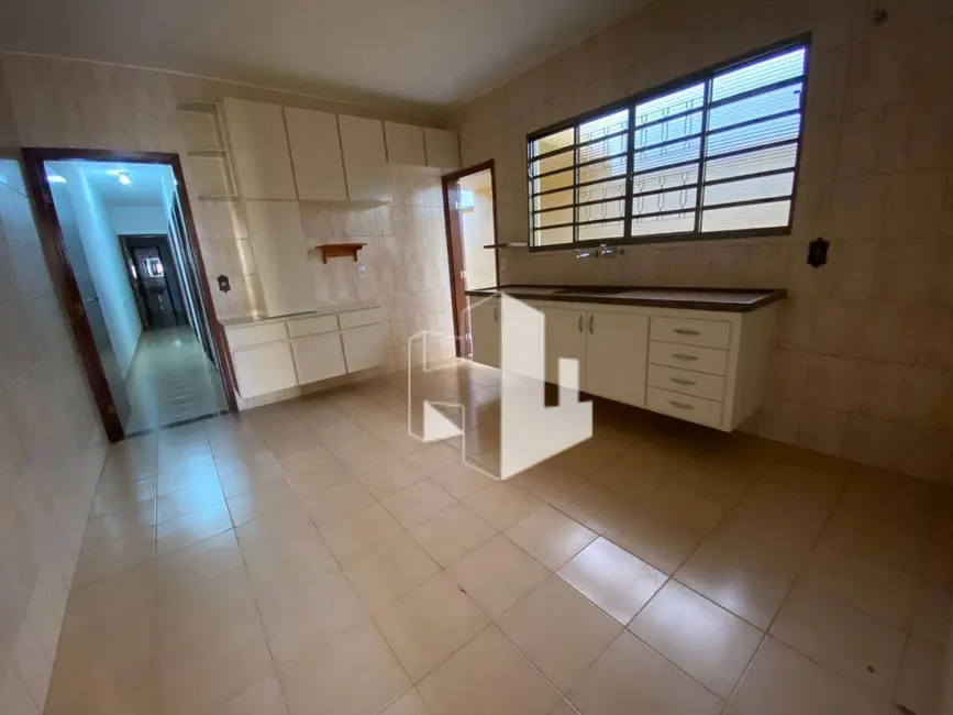 Foto 6 de Casa com 3 quartos para alugar, 150m2 em Jardim das Paineiras, Jau - SP