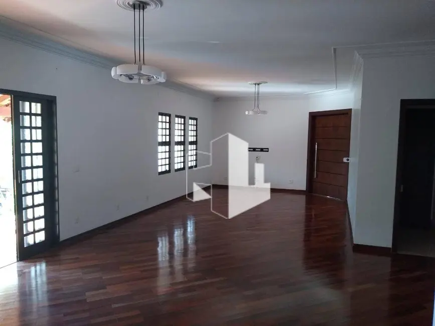 Foto 5 de Casa com 3 quartos para alugar, 300m2 em Chácara Nunes, Jau - SP