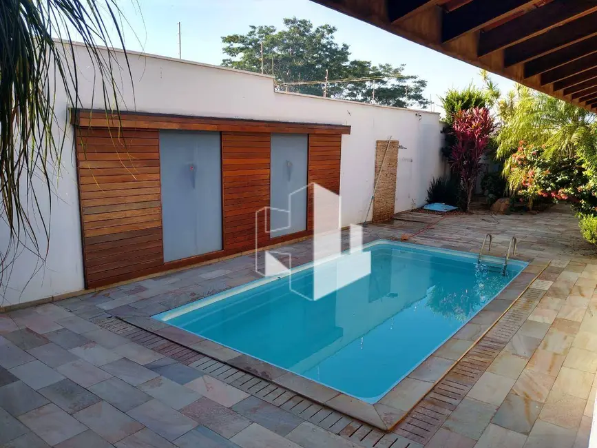 Foto 2 de Casa com 3 quartos para alugar, 300m2 em Chácara Nunes, Jau - SP