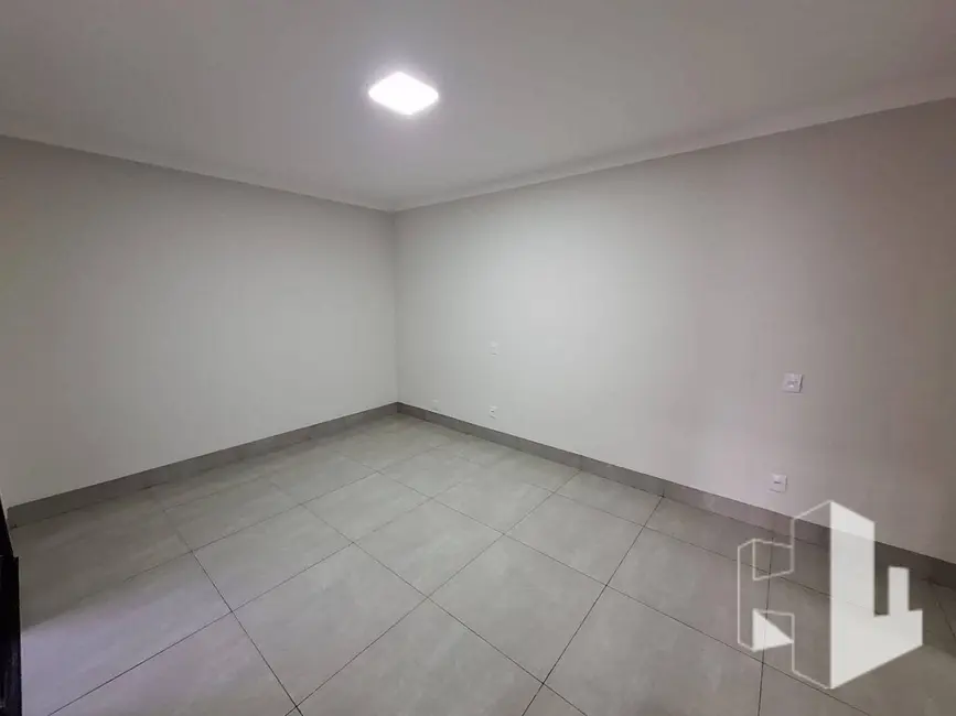 Foto 9 de Casa de Condomínio com 3 quartos à venda e para alugar, 180m2 em Jardim Europa, Jau - SP