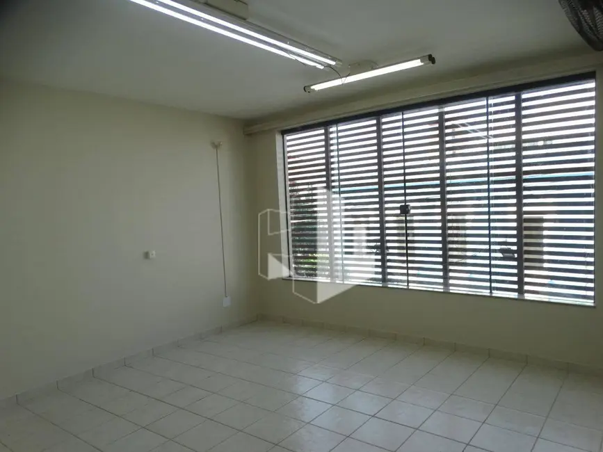 Foto 1 de Sala Comercial para alugar, 30m2 em Centro, Jau - SP