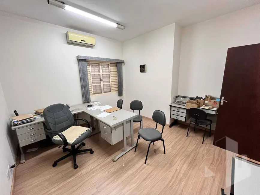 Foto 4 de Sala Comercial para alugar, 200m2 em Vila Assis, Jau - SP