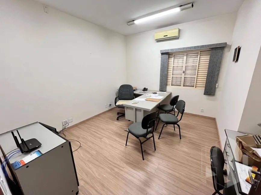 Foto 3 de Sala Comercial para alugar, 200m2 em Vila Assis, Jau - SP