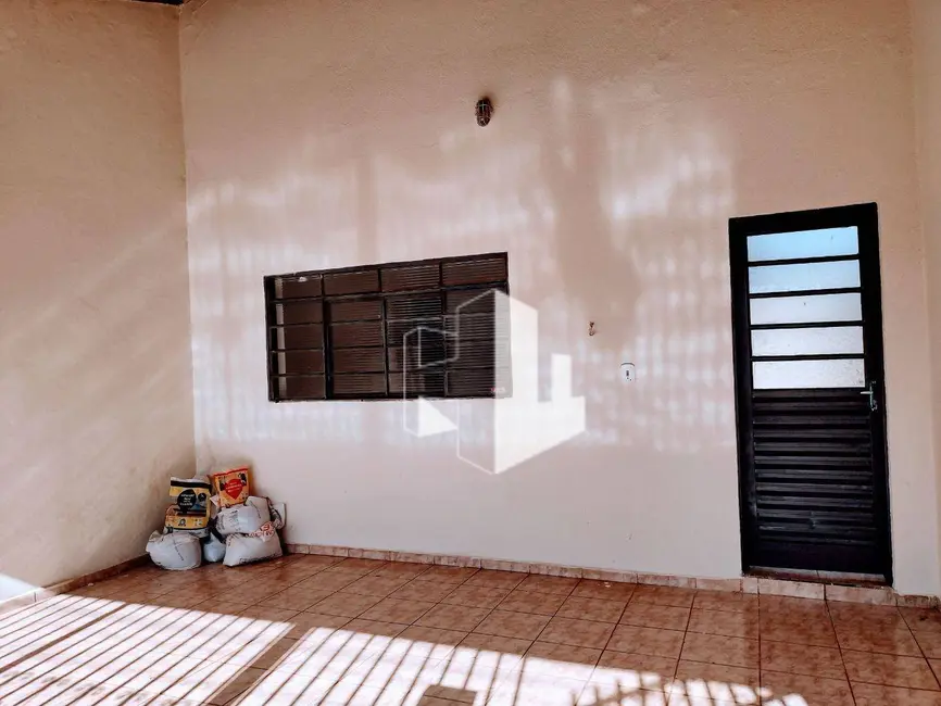 Foto 2 de Casa com 2 quartos à venda, 125m2 em Jardim Itamarati, Jau - SP