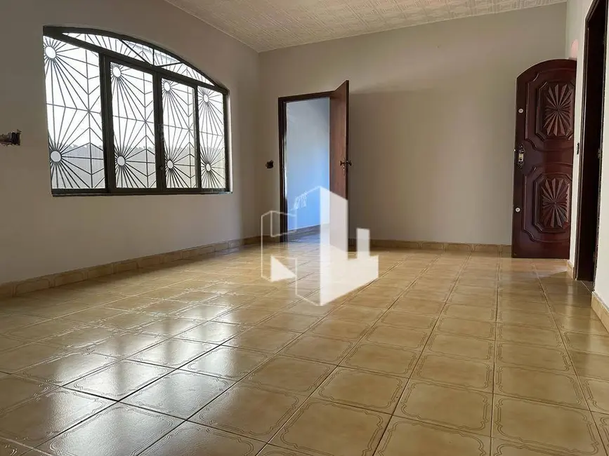 Foto 1 de Casa com 3 quartos para alugar, 663m2 em Vila Santa Maria, Jau - SP