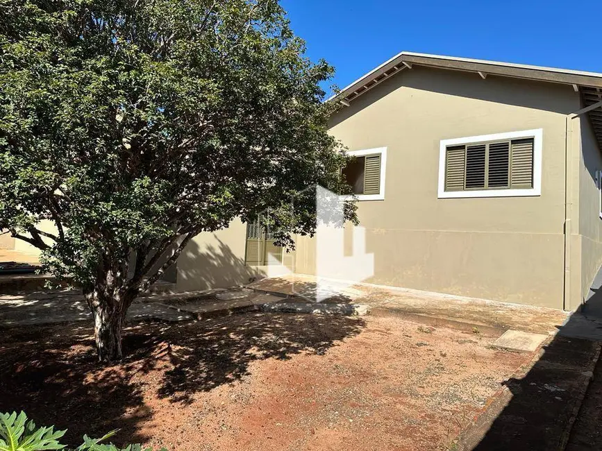 Foto 8 de Casa com 3 quartos para alugar, 663m2 em Vila Santa Maria, Jau - SP