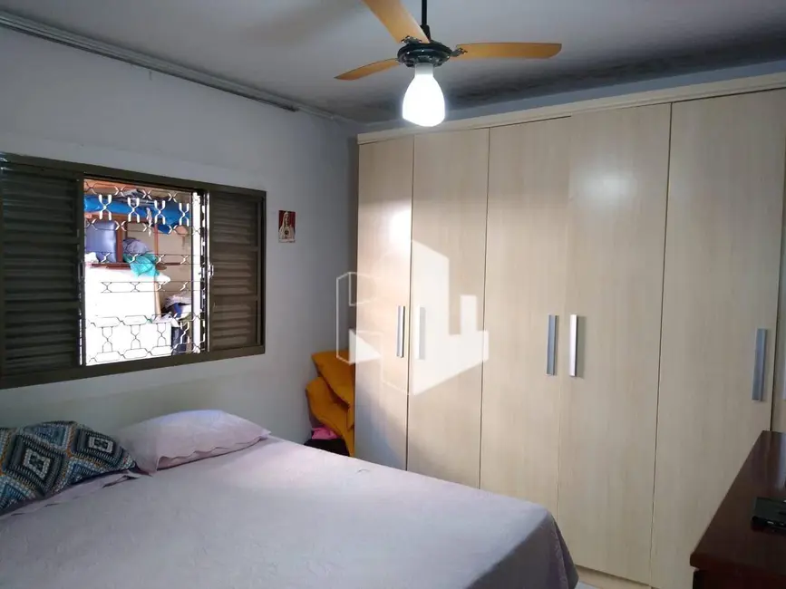 Foto 2 de Casa com 2 quartos à venda, 143m2 em Vila Alves de Almeida, Jau - SP
