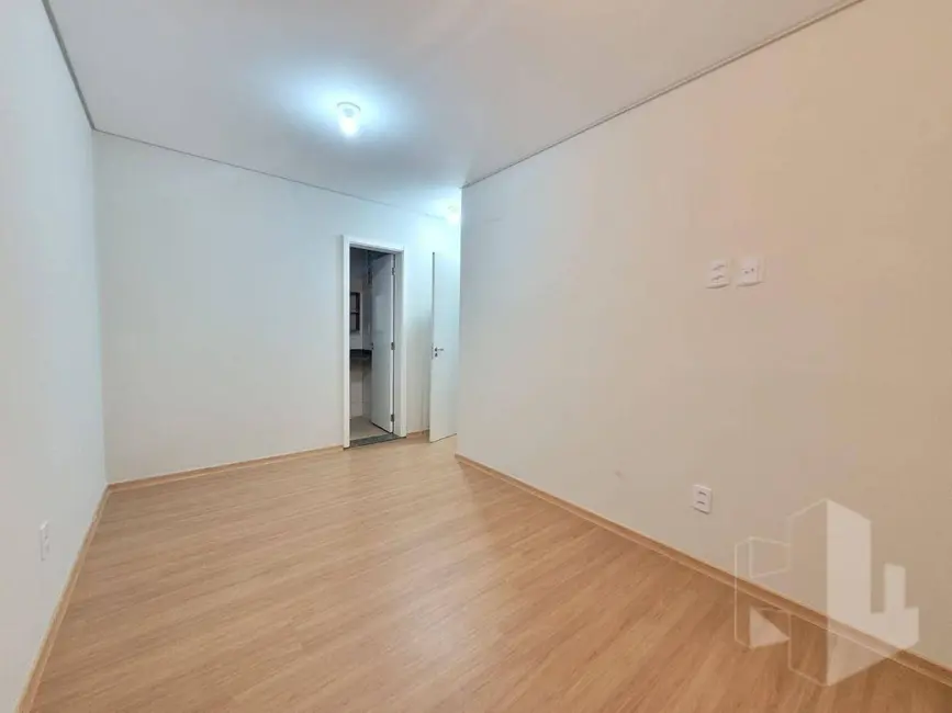 Foto 3 de Apartamento com 3 quartos para alugar, 127m2 em Vila Assis, Jau - SP