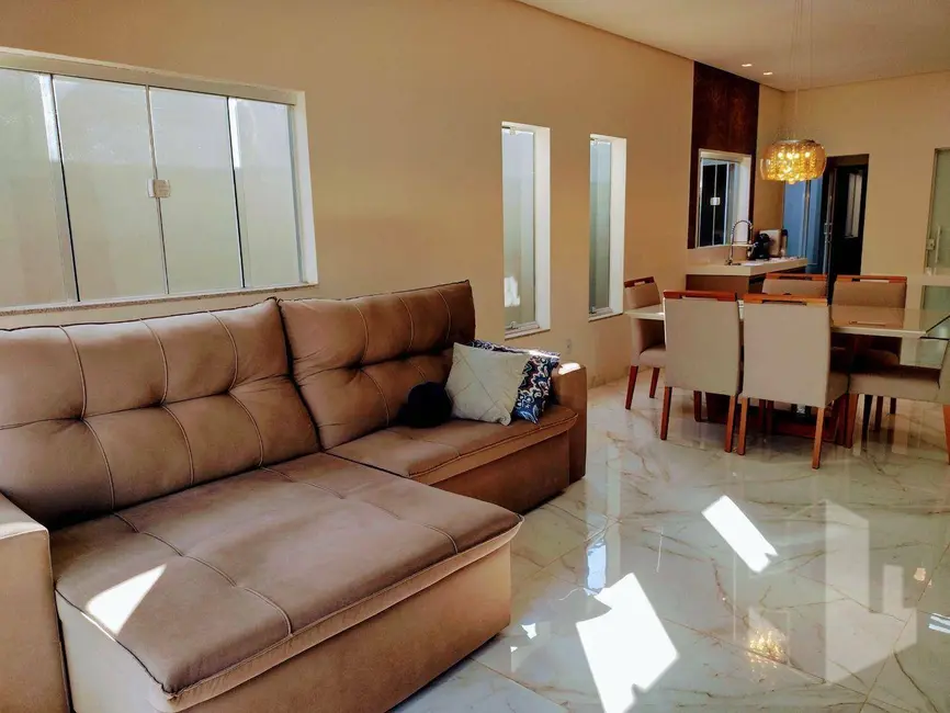Foto 3 de Casa com 2 quartos à venda, 360m2 em Jardim Juliana, Jau - SP