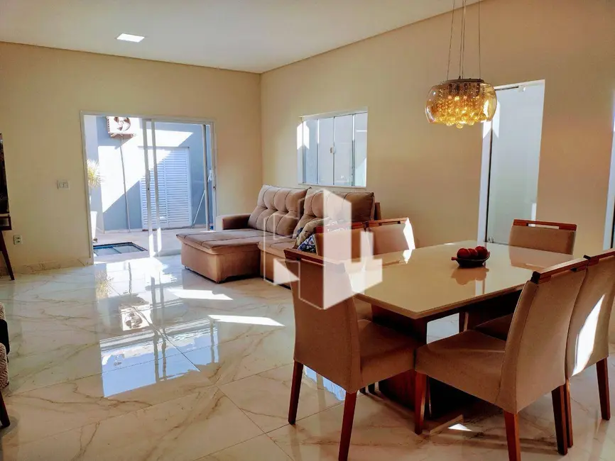 Foto 3 de Casa com 2 quartos à venda, 360m2 em Jardim Juliana, Jau - SP