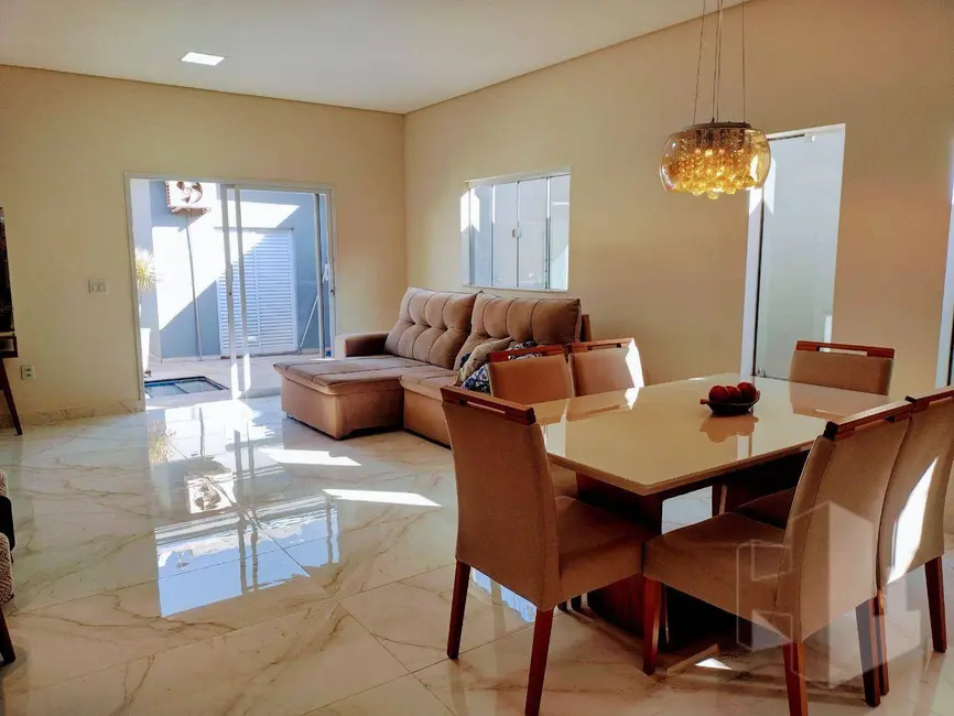 Foto 4 de Casa com 2 quartos à venda, 360m2 em Jardim Juliana, Jau - SP