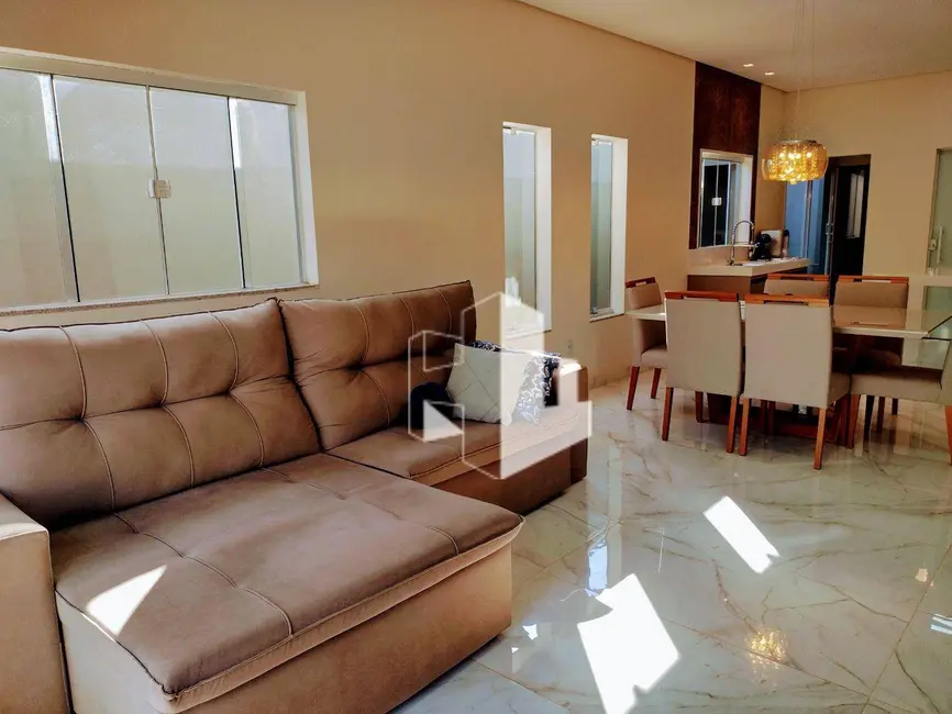 Foto 2 de Casa com 2 quartos à venda, 360m2 em Jardim Juliana, Jau - SP