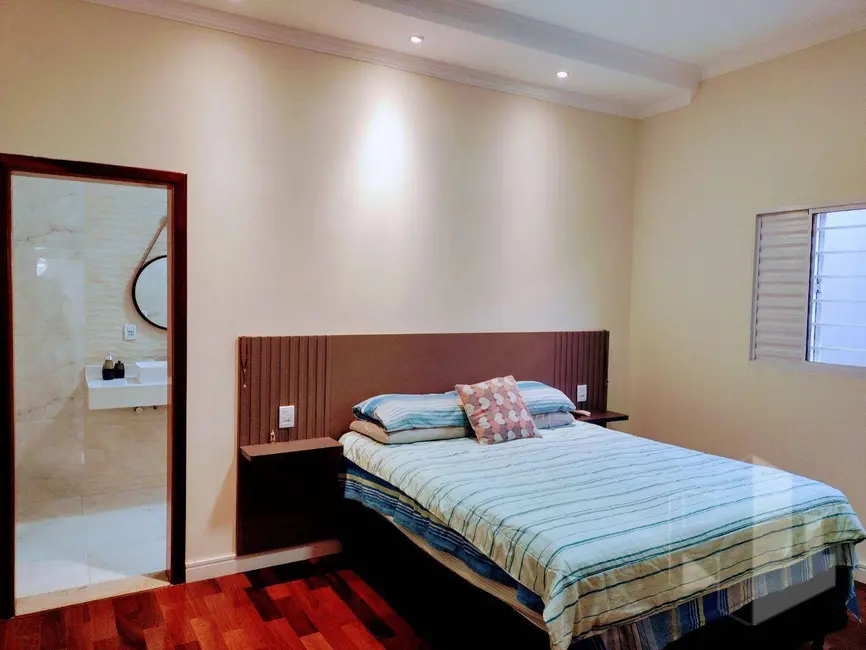 Foto 6 de Casa com 2 quartos à venda, 360m2 em Jardim Juliana, Jau - SP
