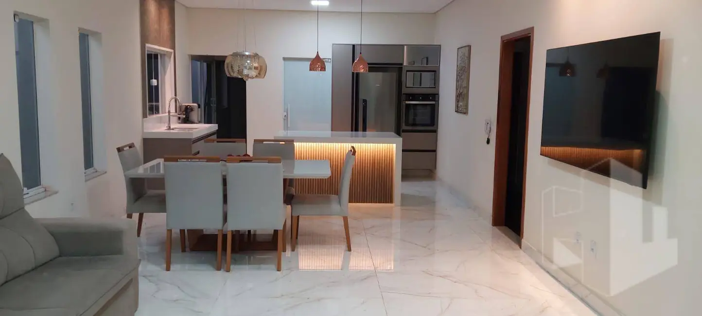 Foto 2 de Casa com 2 quartos à venda, 360m2 em Jardim Juliana, Jau - SP
