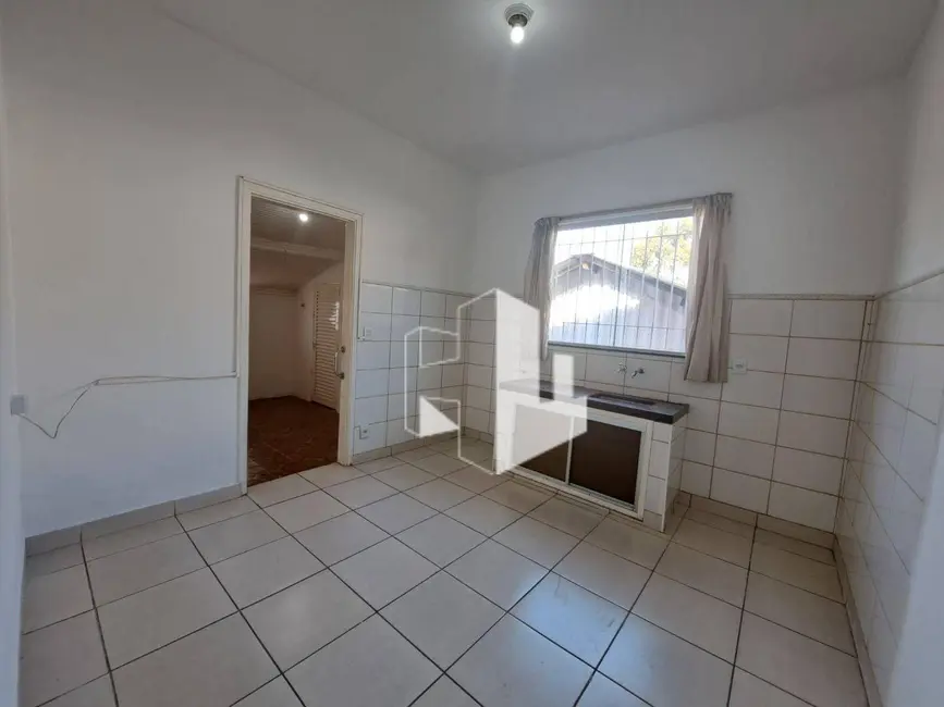 Foto 6 de Casa com 1 quarto à venda, 200m2 em Vila Ivan, Jau - SP