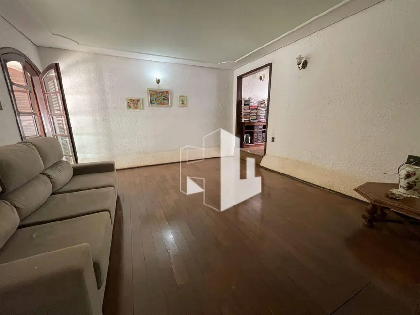 Foto 7 de Casa com 3 quartos para alugar, 10m2 em Vila Assis, Jau - SP
