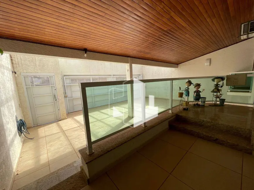 Foto 3 de Casa com 3 quartos para alugar, 10m2 em Vila Assis, Jau - SP