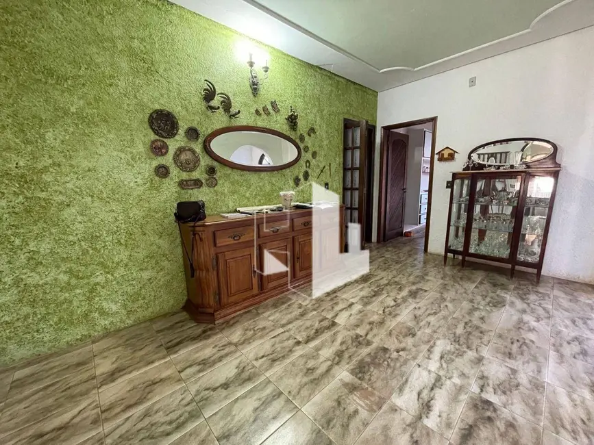 Foto 5 de Casa com 3 quartos para alugar, 10m2 em Vila Assis, Jau - SP