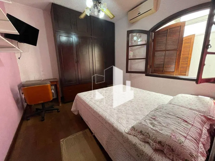 Foto 9 de Casa com 3 quartos para alugar, 10m2 em Vila Assis, Jau - SP