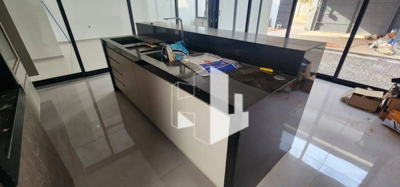 Foto 7 de Casa com 3 quartos à venda, 300m2 em Jardim América, Jau - SP