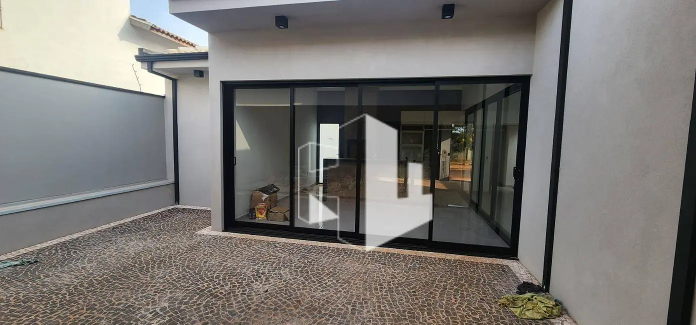 Foto 2 de Casa com 3 quartos à venda, 300m2 em Jardim América, Jau - SP