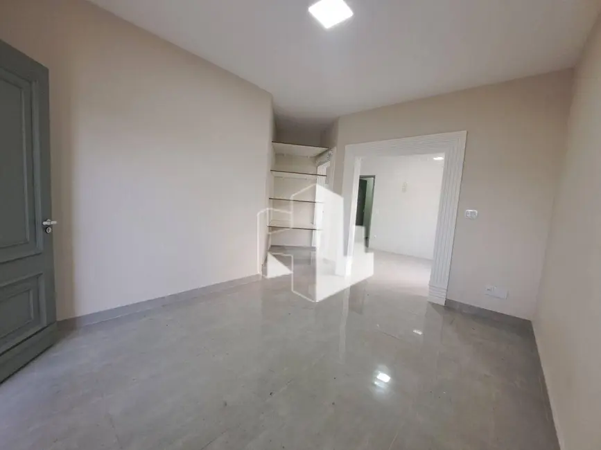 Foto 2 de Casa com 3 quartos para alugar, 250m2 em Jardim Ferreira Dias, Jau - SP