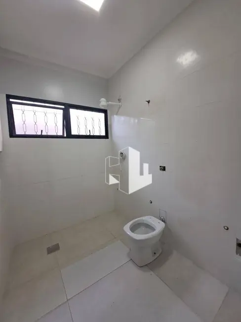 Foto 6 de Casa com 3 quartos para alugar, 250m2 em Jardim Ferreira Dias, Jau - SP