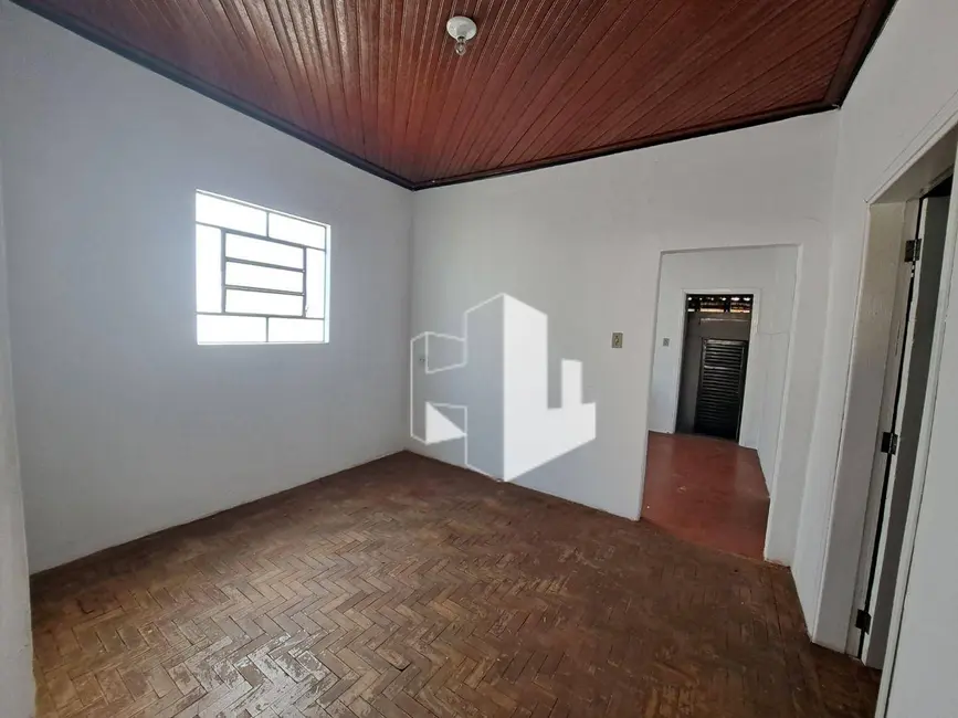 Foto 3 de Casa com 3 quartos para alugar, 200m2 em Vila Nova Jaú, Jau - SP