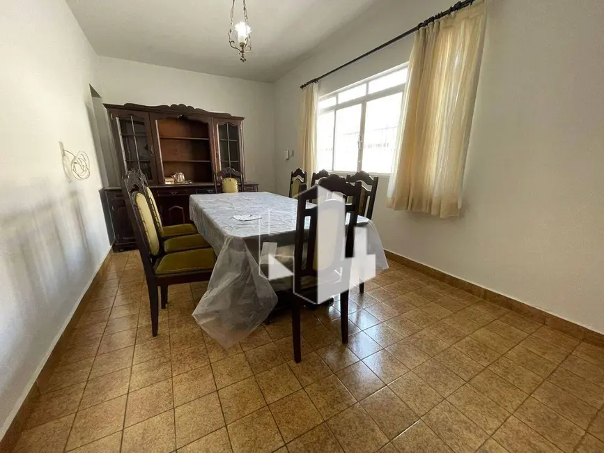 Foto 2 de Casa com 4 quartos à venda, 250m2 em Jardim Regina, Jau - SP