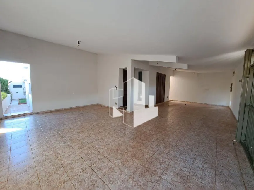 Foto 3 de Casa com 3 quartos à venda e para alugar, 616m2 em Jardim Maria Luiza II, Jau - SP