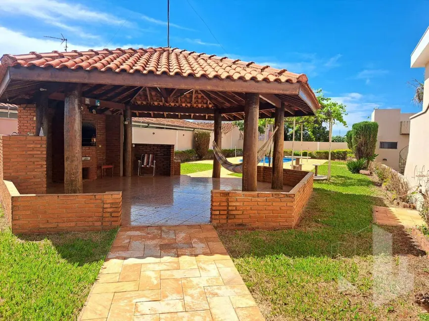 Foto 2 de Casa com 3 quartos à venda e para alugar, 616m2 em Jardim Maria Luiza II, Jau - SP