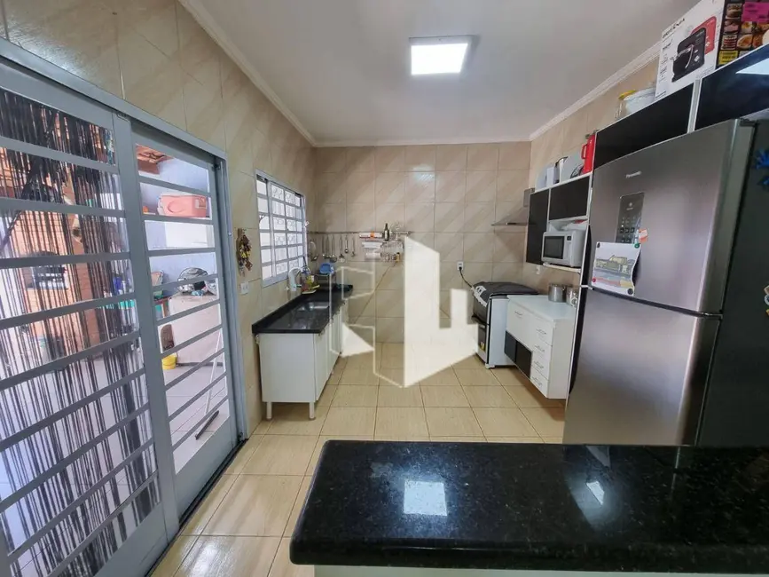 Foto 1 de Casa com 2 quartos à venda, 140m2 em Jardim Cila de Lúcio Bauab, Jau - SP