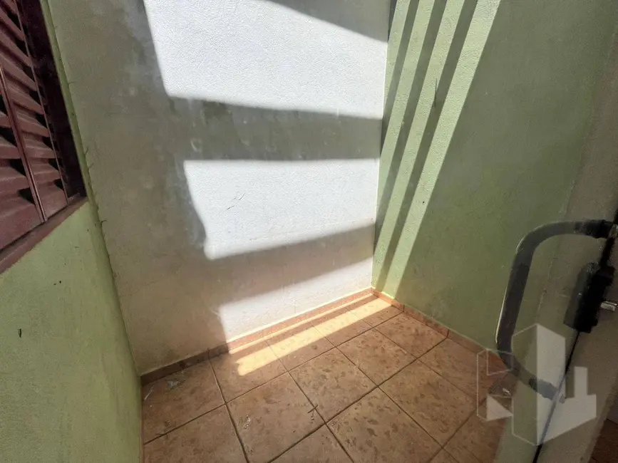 Foto 6 de Casa com 2 quartos à venda e para alugar, 450m2 em Vila Santa Maria, Jau - SP