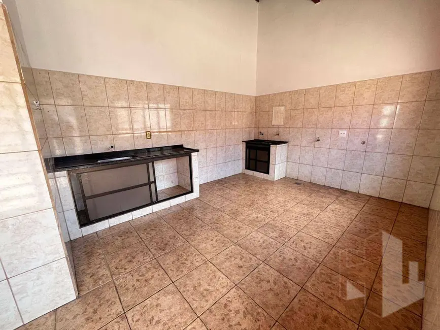 Foto 4 de Casa com 2 quartos à venda e para alugar, 450m2 em Vila Santa Maria, Jau - SP