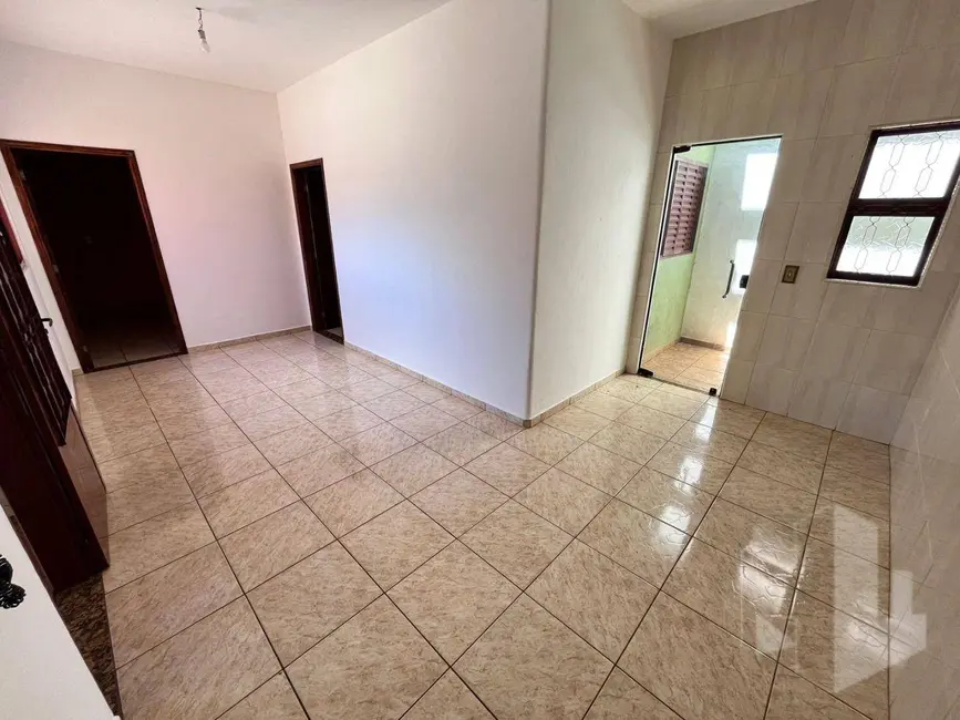 Foto 1 de Casa com 2 quartos à venda e para alugar, 450m2 em Vila Santa Maria, Jau - SP