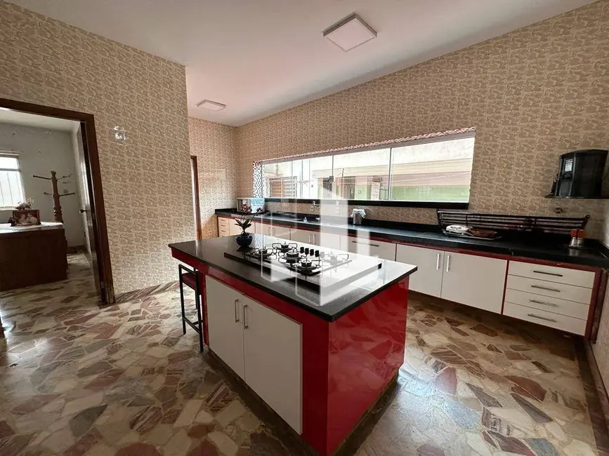 Foto 6 de Casa com 4 quartos à venda, 325m2 em Vila Hilst, Jau - SP